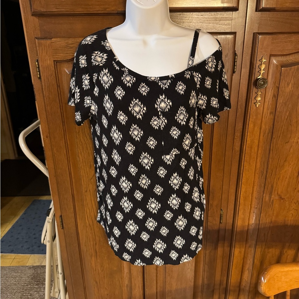 Kaileigh Black and White Geometric Blouse